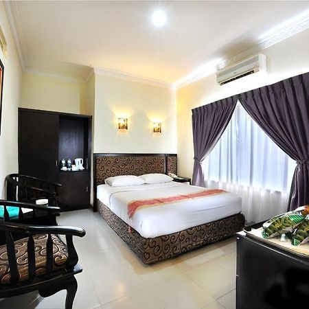 Gaja Hotel Pekanbaru Ngoại thất bức ảnh