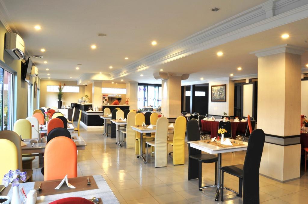 Gaja Hotel Pekanbaru Ngoại thất bức ảnh