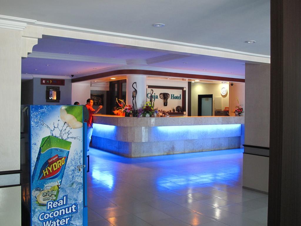 Gaja Hotel Pekanbaru Ngoại thất bức ảnh