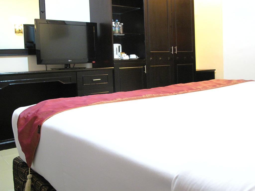 Gaja Hotel Pekanbaru Ngoại thất bức ảnh
