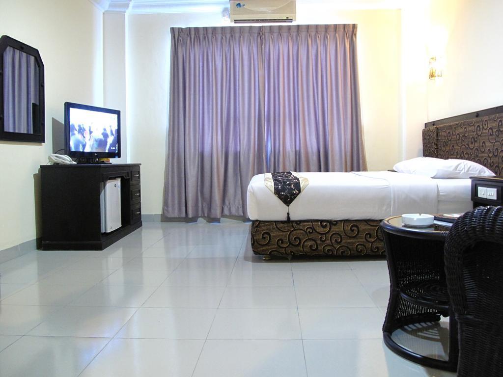 Gaja Hotel Pekanbaru Ngoại thất bức ảnh