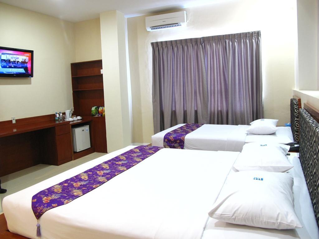 Gaja Hotel Pekanbaru Ngoại thất bức ảnh