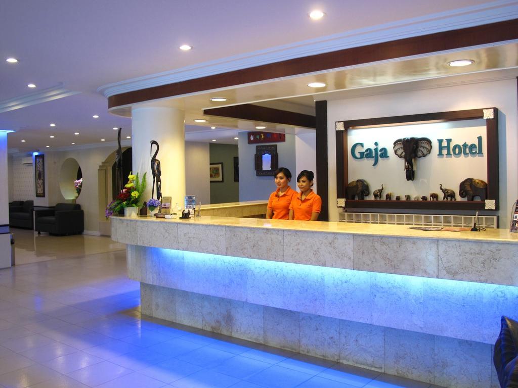 Gaja Hotel Pekanbaru Ngoại thất bức ảnh