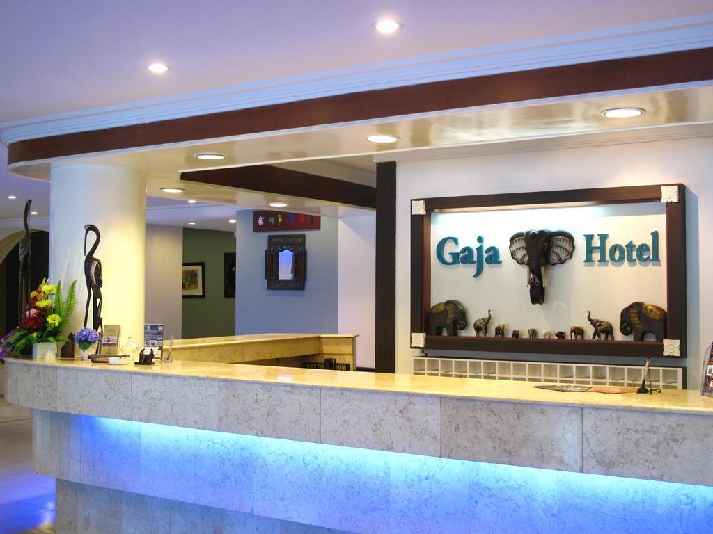 Gaja Hotel Pekanbaru Ngoại thất bức ảnh