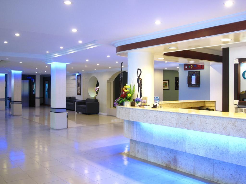 Gaja Hotel Pekanbaru Ngoại thất bức ảnh