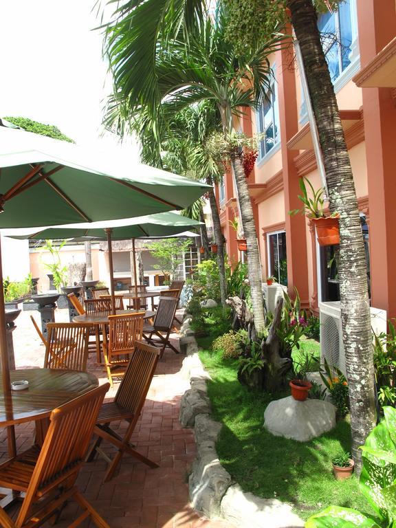 Gaja Hotel Pekanbaru Ngoại thất bức ảnh