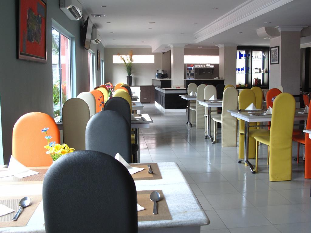 Gaja Hotel Pekanbaru Ngoại thất bức ảnh