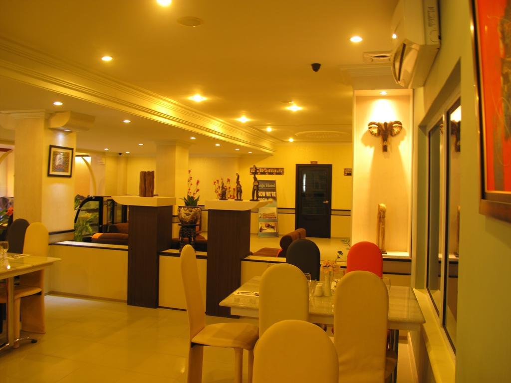 Gaja Hotel Pekanbaru Ngoại thất bức ảnh