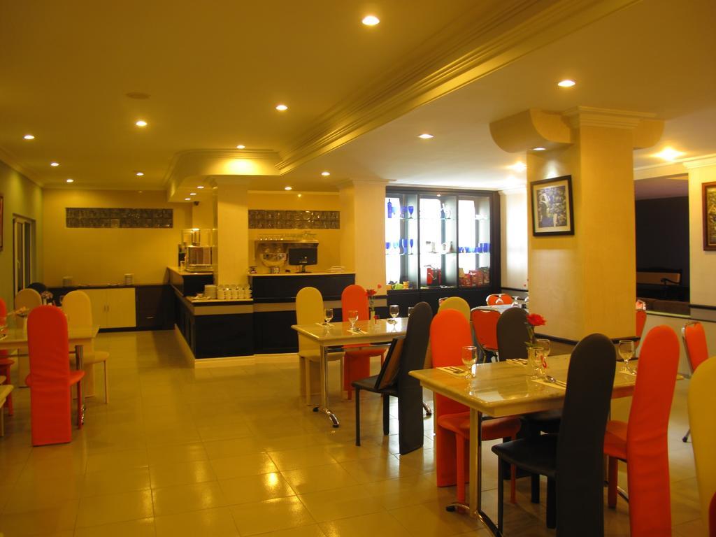 Gaja Hotel Pekanbaru Ngoại thất bức ảnh