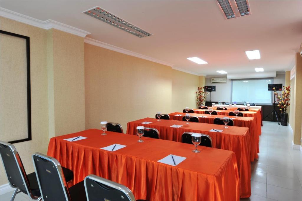 Gaja Hotel Pekanbaru Ngoại thất bức ảnh